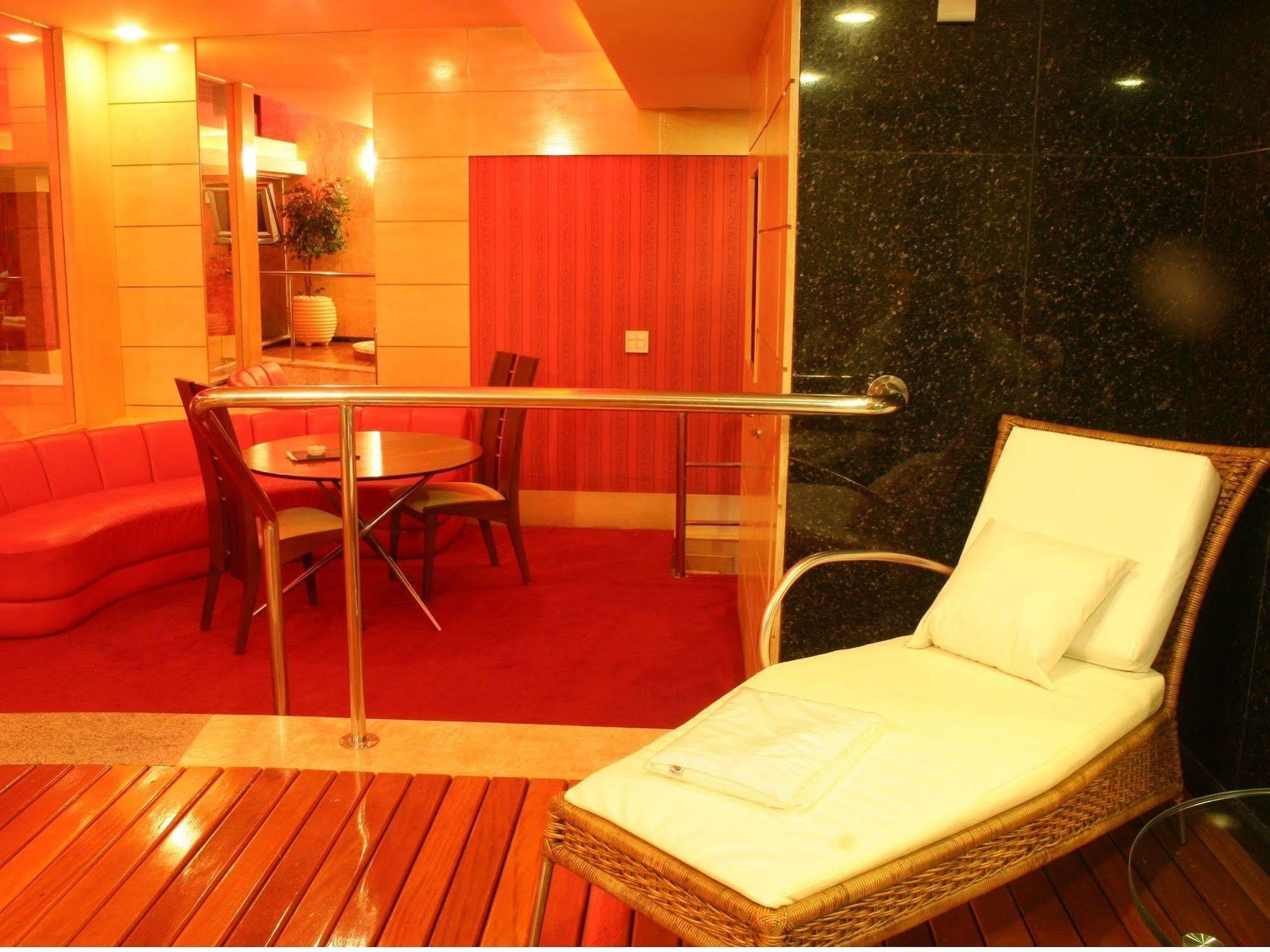 Motel Sunny (Adults Only) ベロ・オリゾンテ エクステリア 写真